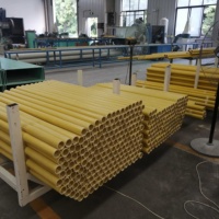 Poteau de soutien d'arbre en PRF pultrudé résistant aux UV, tube stabilisateur en fibre de verre anti-corrosion pour la fixation des jeunes arbres paysagers