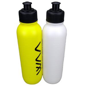 ขวดน้ำสำหรับปั่นจักรยาน: ถ้วยน้ำพลาสติกแบบบีบได้สำหรับขี่จักรยานหรือรถยนต์ - Product Image 1