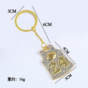 สร้อยคอแชมป์เลเกอร์สแบบยูนิเซ็กซ์ สร้อยคอแฟชั่นชุบทองรูปทรงเรขาคณิตการ์ตูน จี้เพชรซิร์คอนทองเหลือง ขายส่งเครื่องประดับแฟชั่น - Product Image 6