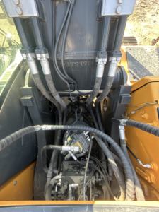 Excavatrice Hyundai 300LC-9T d'occasion, 30 tonnes, moteur Cummins, avec engrenage et pompe, niveau 3, sans DEF, pour travaux de terrassement économiques - Product Image 5