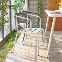 Mobilier moderne et unique de salle à manger en rotin pour café en plein air hôtel restaurant Mobilier de jardin en plein air Ensemble table chaises