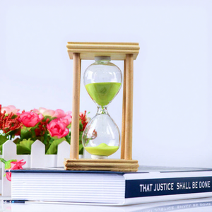 Sablier traditionnel en bois Guangdong Skyringe, minuterie à sable de 3 à 30 minutes, édition Noël, 8*8*14.5cm - Product Image 1