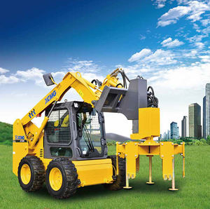 Мини-погрузчик <span class=keywords><strong>XCMG</strong></span> XC760K с бортовым поворотом на 1 тонну - Product Image 5