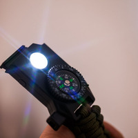 Bracelet tactique de survie en plein air pour homme réglable 6 en 1 avec lumière LED SOS, boussole, allume-feu, sifflet