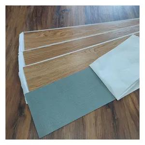 Plancher flexible de planche du vinyle LVT de PVC plastique de colle de nouvelle conception pour l'usage commercial