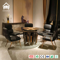 Ensemble de table à manger moderne et luxueuse avec plateau en verre et plateau tournant, base en métal doré, 6 chaises rembourrées, solution clé en main pour la maison