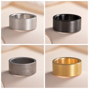 Anello Minimalista in Acciaio Inossidabile da 10mm, Finitura Opaca, Gioiello Vintage per Coppie, per Uomo e Donna - Product Image 3