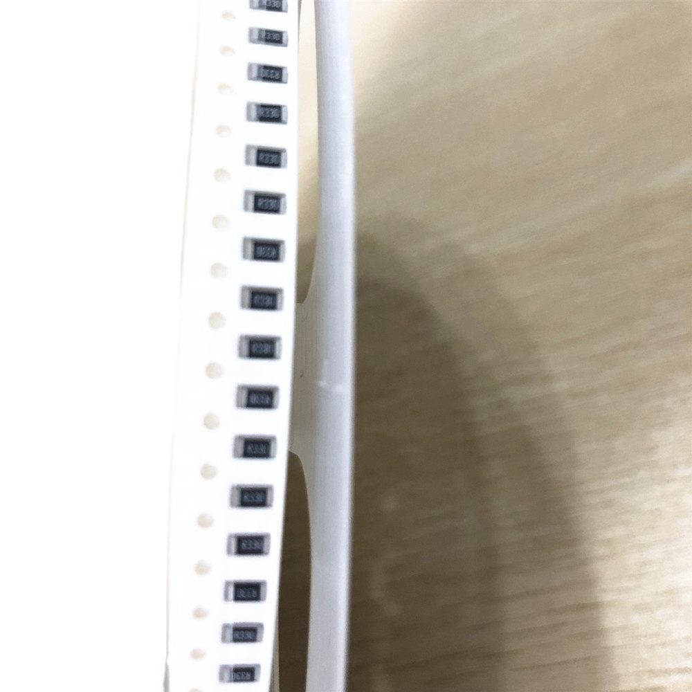 Резисторное керамическое 1206 330 МОМ 0.33R 0,33 Ом 1% 0,25 Вт 1/4W RL1206FR-070R33L