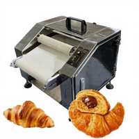 Ligne de production de croissants remplis entièrement automatique commerciale/ligne de remplissage de croissants pour boulangerie