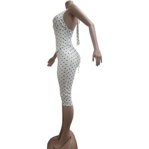 Completo Streetwear Personalizzato con Top Halter Stampato a Pois e Pantaloncini, <span class=keywords><strong>Abbigliamento</strong></span> <span class=keywords><strong>Donna</strong></span>, Set 2 Pezzi, Tuta Sportiva da <span class=keywords><strong>Donna</strong></span> - Product Image 3