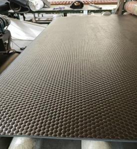 Revêtement de sol en caoutchouc chaud pour tapis Hogpen Big Pig avec service de coupe personnalisé - Product Image 6