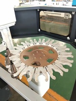 Machine de fraisage CNC automatique multifonctionnelle de taille de voyage 1300*2500mm, pour la sculpture, le perçage, la découpe et le fraisage