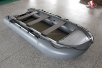 Yacht de sport gonflable personnalisé et étanche avec sièges rembourrés en EVA et canoë de randonnée aquatique pour la pêche en eaux vives