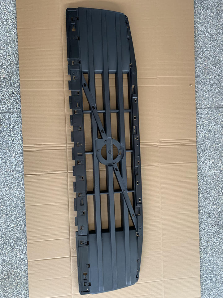Truck Body Parts 82255255 Grille| Alibaba.com