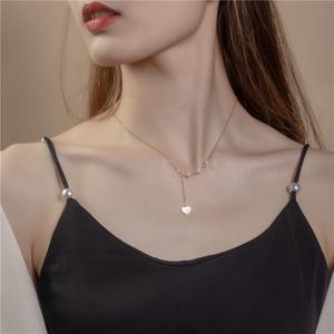 Collar de Perlas de Agua Dulce Naturales, Simple y Hermoso, con Cadena Clavicular Ajustable con Forma de Corazón de Durazno y Fritillaria Blanca, Inspirado en las Hadas - Product Image 1