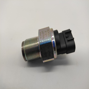Sensor de Presión de Combustible Common Rail Diésel 89458-71010 499000-6121 para 2AD-FTV <span class=keywords><strong>Hiace</strong></span> D4D 3.0L Avensis <span class=keywords><strong>Combi</strong></span> 2.2L - Product Image 4