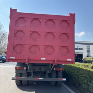 Camion benne basculante robuste d'occasion Howo Sinotruk 371 380 400hp pour le transport de sable et de roche, avec pneus 1200R20 - Product Image 5