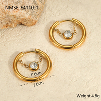 Grosir desain dipersonalisasi rumbai baja tahan karat 18K anting-anting melingkar kristal berlapis emas untuk wanita