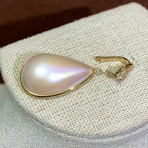 Colgante de Perla Mabei de la Isla Amami G18k, 15x24mm, Oro Grueso con Incrustaciones, Joyería Fina - Product Image 3