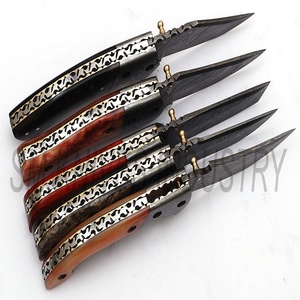 มีดพับเหล็กดามัสกัสทำมือแบบกำหนดเอง รุ่น Mix Lot 5 พร้อมด้ามไม้และปลอกหนัง (ตัวเลือก OEM Smk1235) - Product Image 4