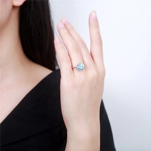 Fine jewelry produttore commercio all'ingrosso di new moda Rotonda <span class=keywords><strong>Blu</strong></span> <span class=keywords><strong>Anello</strong></span> di Pietra di zircon 925 sterling argento topaz della pietra preziosa <span class=keywords><strong>anello</strong></span> delle donne - Product Image 6
