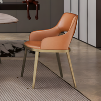 Chaise de salle à manger en cuir pleine fleur italien, nouvelle chaise d'appoint de salle à manger minimaliste italienne haut de gamme de luxe léger, design de créateur