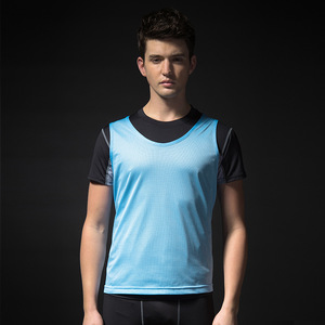Offre Spéciale gilets en maille d'entraînement de football respirants à séchage rapide bon marché, bavoirs d'entraînement de football personnalisés pour enfants et adultes 1 pièce - Product Image 4
