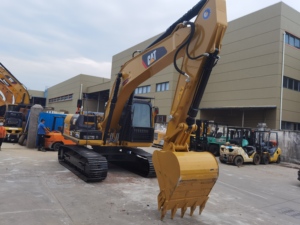 รถขุดตีนตะขาบ CAT 320D2 มือสองสมรรถนะสูง ระบบไฮดรอลิกเดิมครบชุด ตัวถังสีส้มเหลือง - Product Image 5