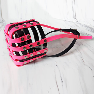 Bozal de entrenamiento para perros con cesta de arcoíris ajustable, seguro y cómodo en tamaños extragrandes a extragrandes, hecho de plástico duradero - Product Image 6