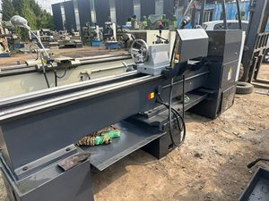 Torno Robusto <span class=keywords><strong>de</strong></span> 2 Metros con Orificio Grande 6150B para Torneado <span class=keywords><strong>de</strong></span> Ejes Metálicos <span class=keywords><strong>de</strong></span> Alta Resistencia y Procesamiento <span class=keywords><strong>de</strong></span> Piezas Grandes con Alta Potencia - Product Image 3