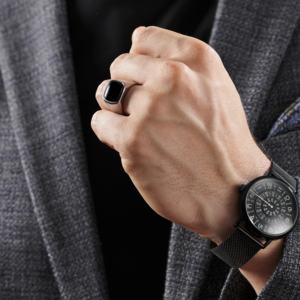 مجوهرات عصرية فاخرة مخصصة من العقيق الأحمر خاتم من الأحجار الكريمة مطلي بالذهب من الفولاذ المقاوم للصدأ للخطوبة والزفاف الطبيعي للرجال - Product Image 4