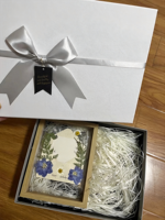 Boîte cadeau rigide élégante mate avec couvercle à nœud et base pour cosmétiques, anniversaires, mariages, fêtes, parfums, souvenirs et emballages cadeaux