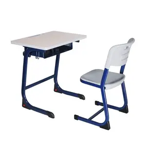 Öğrenci masaları ve sandalyeler öğrenciler iyileştirici sınıfları derslik sırası masa