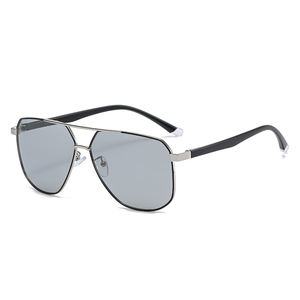 Occhiali da sole fotocromatici classici con Logo personalizzato a doppio raggio UV400 polarizzati alla guida di occhiali da sole pilota da uomo - Product Image 5