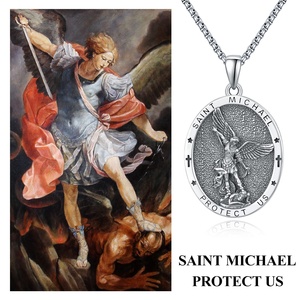 Collar con colgante ovalado de Plata de Ley 925 oxidado St Michael Christopher Jesus Cross - Product Image 6