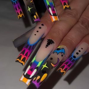 Halloween in stile Laser Spider Web di mandorle fette di unghie finte indossabili Nail Press sulle unghie per l'applicazione delle dita - Product Image 6