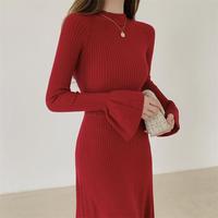 Robe longue élégante de luxe en laine et viscose tricotée à col rond et fines bretelles, collection automne-hiver, design de niche pour femme, export.