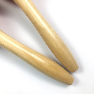 Maracas de madera pintadas a mano con flor roja, forma de huevo, agitador de arena, instrumento de percusión Orff para actuaciones, venta al por mayor - Product Image 3