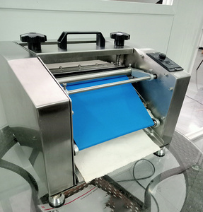 Máquina para Amasar y Enrollar Masa de Acero Inoxidable, Máquina para Formar <span class=keywords><strong>Croissants</strong></span> de Chocolate para Panadería y Uso Doméstico - Product Image 3