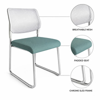 Chaise d'invité empilable sans accoudoirs en maille avec siège rembourré et base chromée pour bureaux, salles de réunion, de formation et de réception