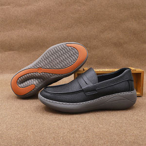 BULAI Mocassins en cuir véritable pour hommes, bout rond, semelle extérieure en caoutchouc, chaussures de marche confortables, noires - Product Image 2