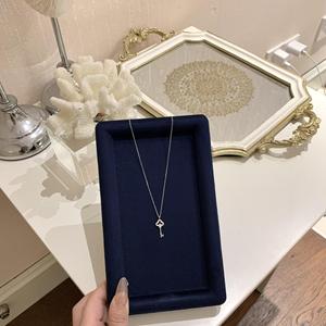 Mini collier clé magique pour femmes en argent pur S925 avec design de niche en platine, chaîne de clavicule douce - Product Image 4
