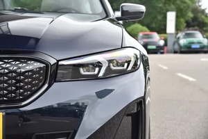 B/M/w I3 Nero 2025 EDrive 40L Pacchetto Midnight Autonomia 592km Batteria 70.2kWh - Product Image 2