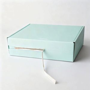 Boîte d'emballage en carton ondulé auto-adhésive personnalisée avec ruban gaufré pour chaussures et vêtements, idéale pour les marques de chaussures et de vêtements - Product Image 3
