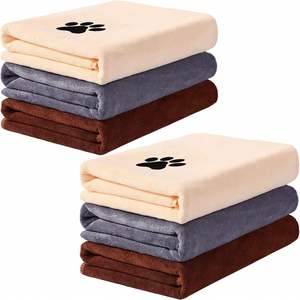 Serviette de bain pour chien en microfibre super absorbante à séchage rapide, personnalisée et mignonne, avec empreinte de patte brodée - Product Image 1