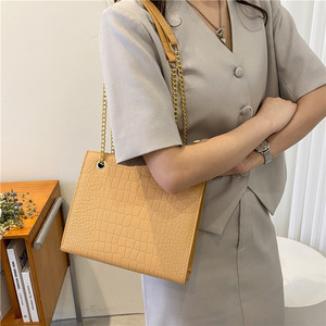 Sacs à bandoulière pour femmes en cuir PU gaufré croco avec chaîne dorée – Sac à main décontracté pour le quotidien - Product Image 3