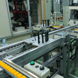 Convoyeur à chaîne à double vitesse de nouvelle génération avec moteur écoénergétique et positionnement de haute précision pour l'automatisation industrielle - Product Image 1