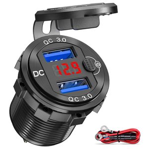 Chargeur de voiture à double port USB à charge rapide 12-24V avec affichage de la tension et cache anti-poussière pour voiture et moto - Product Image 4