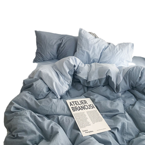 Set di Biancheria da Letto in Seta 100% Ecologica Stile Japandi di Alta Qualità, 4 Pezzi con Lenzuolo con Angoli, Copripiumino e Federe - Product Image 1