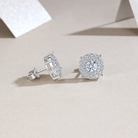 Boucles d'oreilles clous en argent sterling 925 avec moissanite 0,5 ct pour femme, halo rond micro-pavé, couleur D, pureté VVS1